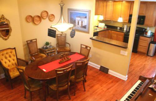 Tuscany 2900 - Classic Italian Style 3BR w Parking near Airport - Foto 14