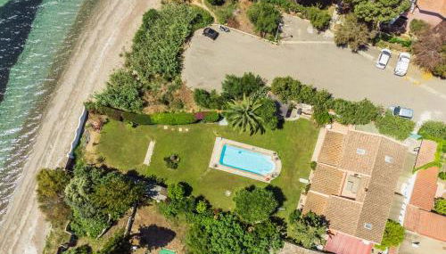 Beachfront- Private pool and design - Foto 5