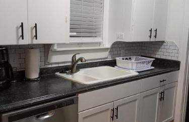 House near down town and fairgrounds - Foto 11