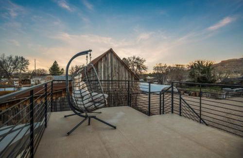 Timber & Tin H 2Bed 2Bath w Pool & Rooftop Deck - Foto 11