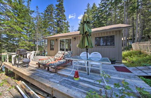 Cozy Cottage on Cat Cove with Wraparound Deck! - Foto 18