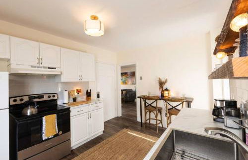 Private Modern 1st Flr 3 Bed Apt Close to Downtown - Foto 20