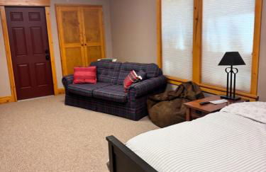 Sierra Haus Cottage with Private Lake Access - Photo 4