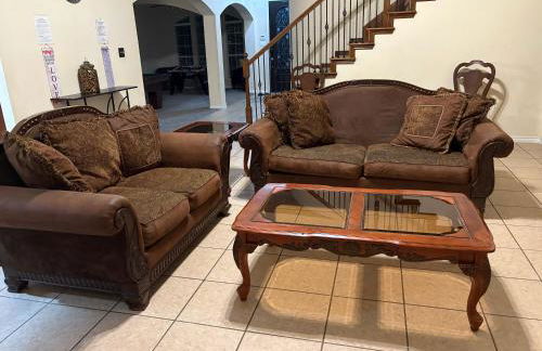 Spacious 4200 sqft - 6 bdrms 4 bath - Gym - Pets OK Near PGA - Universal KIDS - Star Frisco - Photo 26