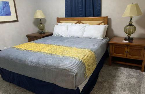 Luxury Pool with King beds Near Shops and Dining - Foto 35