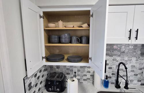 Close to the Action, Peaceful When You Return - Foto 19