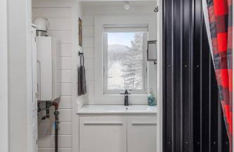 Maple Sugar Shack Tiny House with hot tub & river by Stowe - Foto 33