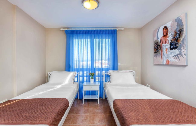 Sunset Villas - Photo 3