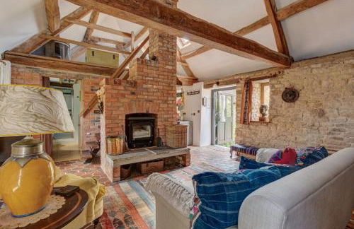 Wedgewood Barn - Photo 1