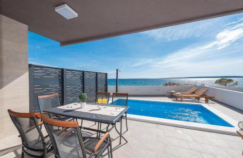 Villa Eni Beachfront apartment with pool - Photo 34