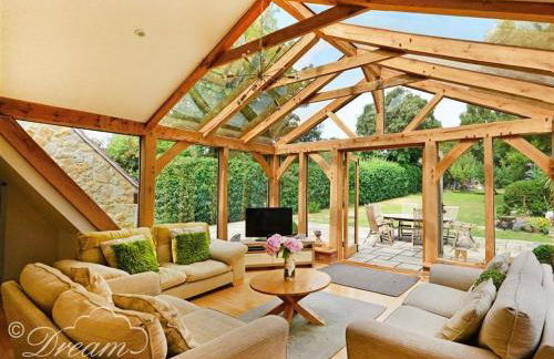 Fossil Barn - Photo 3