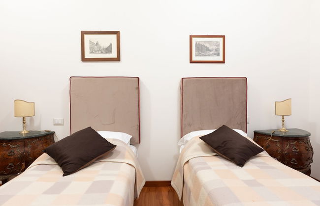 Elegant Salandra Suite - Photo 2