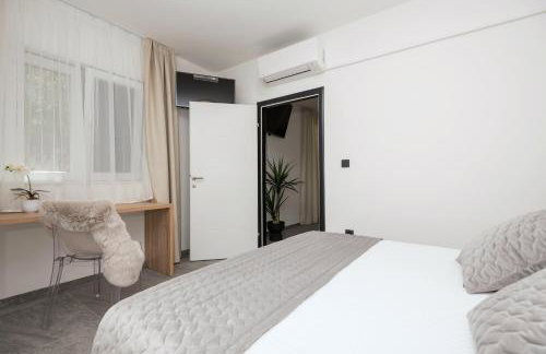 Luxury Lake-View Villa Karmen with Heated Pool, Private Spa & Sunset Terrace - Foto 42