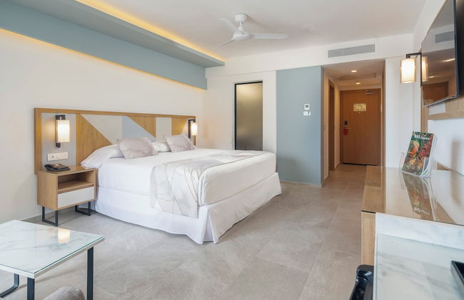 Hotel Riu Caribe - All Inclusive - Photo 9