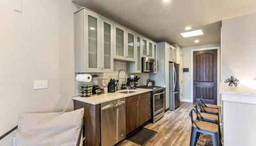 1 min Delta - Salt Palace - King Bed - Gym - Parking - Foto 2