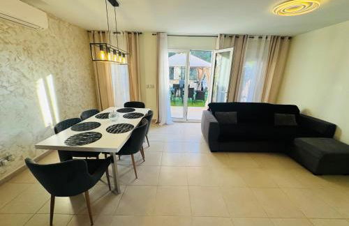 Calpe Casa adosada entorno playa y montaña tranquilidad relax jacuzzi piscina wifi aire jardin barbacoa y parking - Foto 55