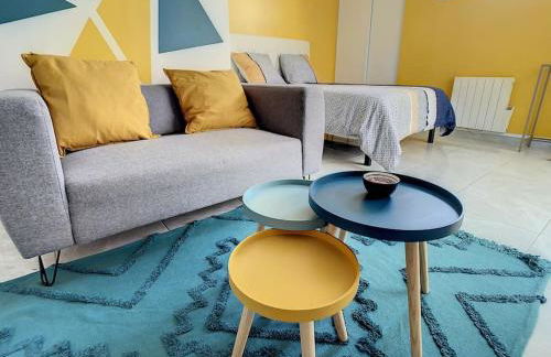 SUPERBE STUDIO HYPER CENTRE TOUT ÉQUIPÉ WIFI NETFLIX 2PERS - Foto 9