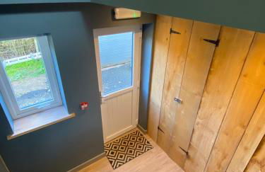 stylish and modern Spacious 2 bedroom apartment - Photo 16