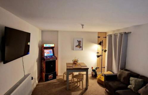 Modern 2 bedroom cottage near Bike Park Wales. - Photo 2