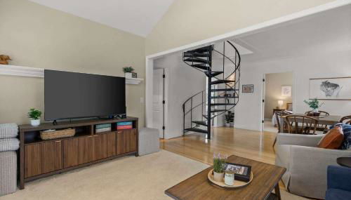 3 BR 2BA Lakefront Home - Dog Friendly - 30 Day - Foto 2