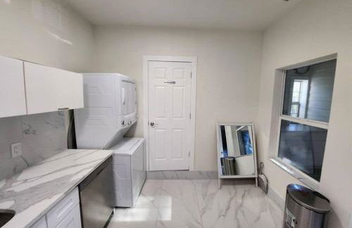 Tranquil Riverfront Retreat - Foto 26