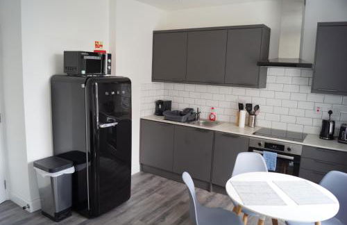 Bright & Stylish 1-bed Apt W/free Parking & Wi-fi - Photo 4