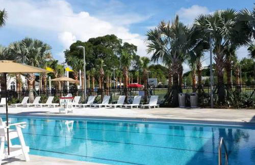 Classy 2BR-2BA Oasis Beach Pool Parking EV Station - Foto 28