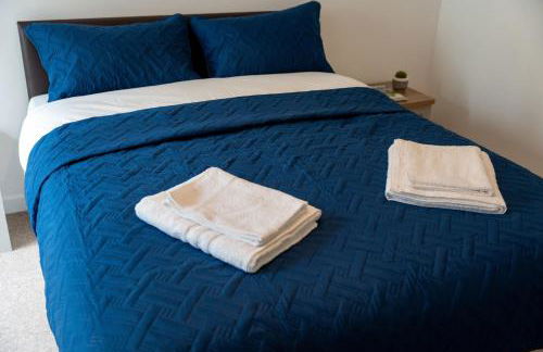 Spacious Apartment in Woking Town Centre - Photo 23