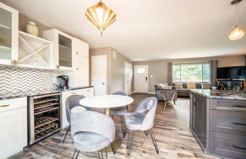 Flagstone Hall! Family Home w Scenic Views - Foto 8