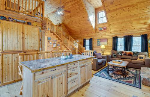 Pet-Friendly Cabin with Loft 5 Mi to Lake Lure! - Foto 7