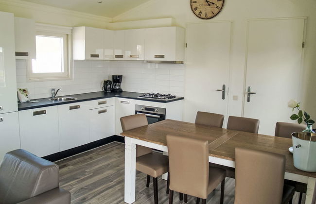 3 bedroom House in Dordrecht with swimming pool and terrace - Photo 3