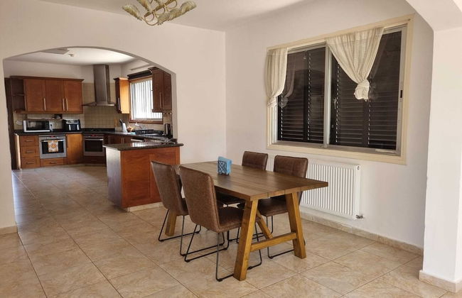 Impeccable 3-bed Villa in Tala - Paphos - Photo 21