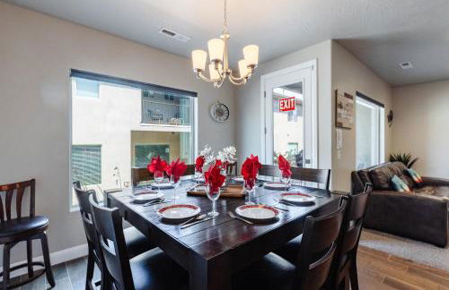 Zion Village Resort 415 Private Hot Tub, Ping Pong Table, and Community Pool access - Foto 12