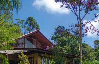 Chalé Pakere Montanha Lumiar - Conforto a mais de 1000 metros de altitude junto a natureza, wifi, piscina, sauna e água de nascente - locação do chalé sem prestação de serviços - Foto 1