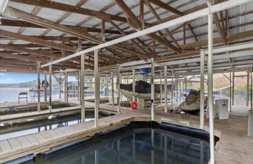 Lakefront Escape, Sunrise Views, Boat Slip & Community Dock Access - Foto 50