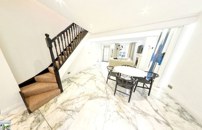 Charming 2-bed House in London - Foto 8