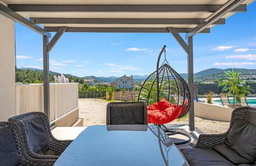 Villa VERONICA with CINEMA PROJECTOR by the HEATED POOL and JACUZZI - Foto 20