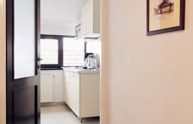 Modern Apartment - Photo 21