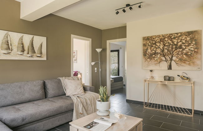 Queen Bee Residence - Photo 34