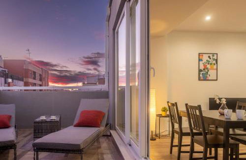 Spacious Penthouse with Private Terrace - Photo 1