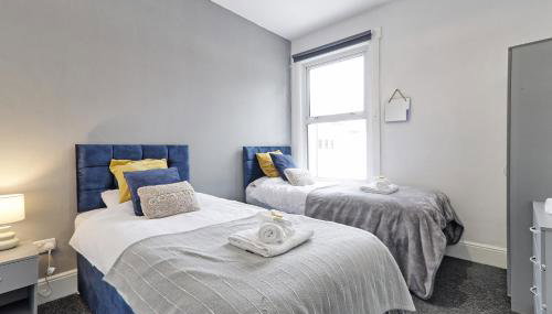 Beautiful Spacious four bedroom house with parking for 2 cars, 5 minute walk to southend station - Foto 4