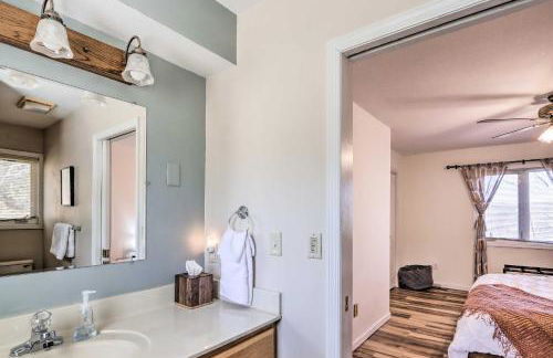 Breathtaking Marble Home on 5-Acre Hillside! - Foto 15