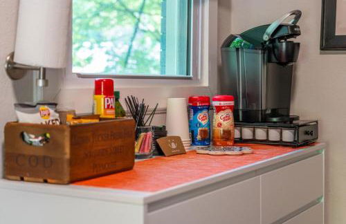 Mountain Bungalow-Walk to Downtown/Biker's Dream! - Foto 18