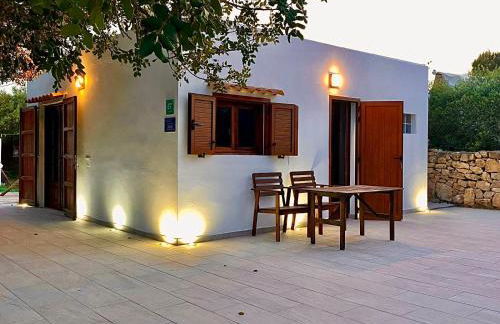 Casetta Sole & Luna, immersa nel verde a pochi passi dal mare - Foto 13