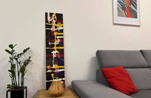 Split apartment - 5 min by car to the beach & city center - free public parking - Foto 30