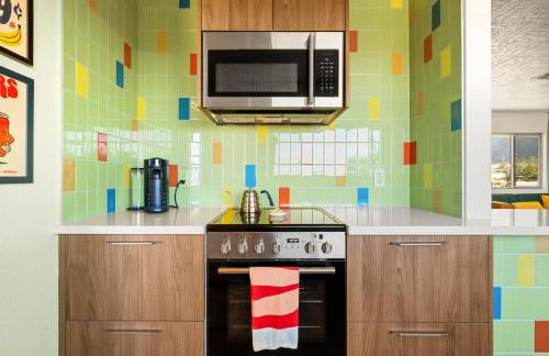 Mid Century Vibes - 2 Min to JTNP - Retro Dive Bar - View - Foto 11