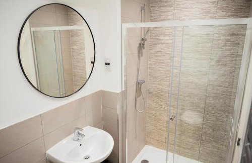 Luxurious 3-Story Townhouse, sleeps up to 10! - Foto 8