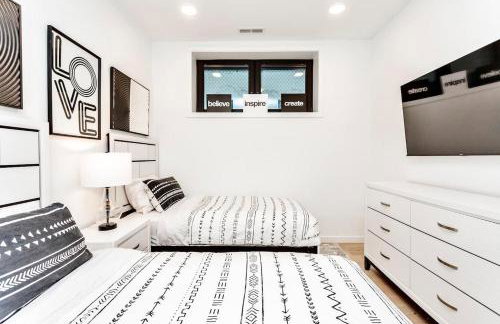 Ultra Modern Luxury - New Construction 4 Bedrooms - Photo 71