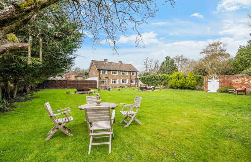 Designer Cottage with Parking - Esher Surrey - Pass the Keys - Foto 5