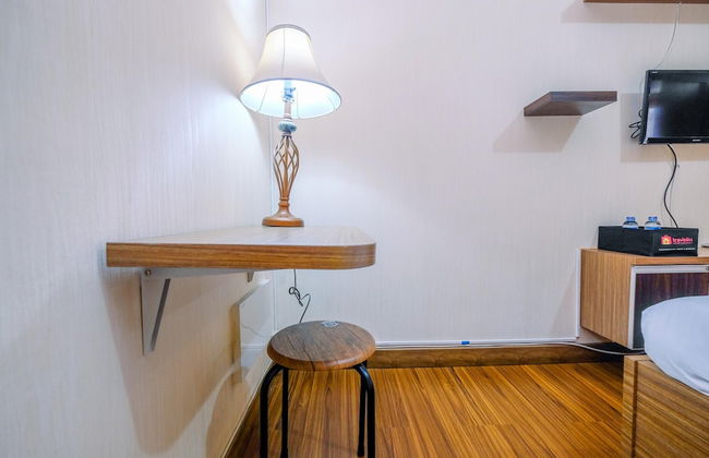 Cozy and Simple Living Studio Apartment at Cinere Resort - Photo 5